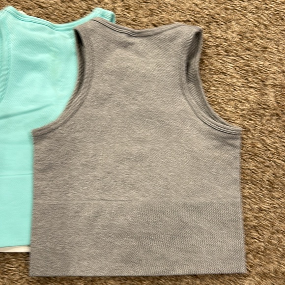 Fornia Crop Tops Set - Picture 7 of 8